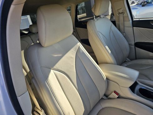 Used 2015 Lincoln MKC FWD w/ Equipment Group 101A Select image 27