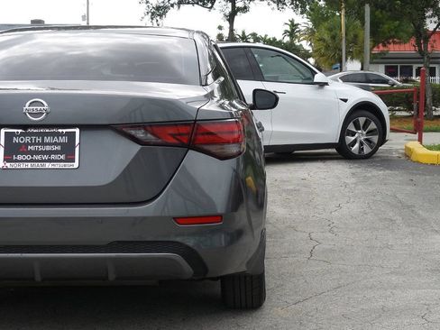 Used 2020 Nissan Sentra S FWD image 15