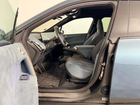 Used 2025 BMW iX xDrive50 w/ Convenience Package image 10