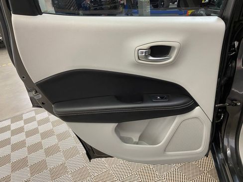 Used 2020 Jeep Compass Latitude w/ Popular Equipment Group image 17