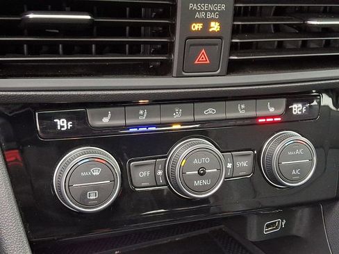 Used 2020 Volkswagen Jetta GLI image 16