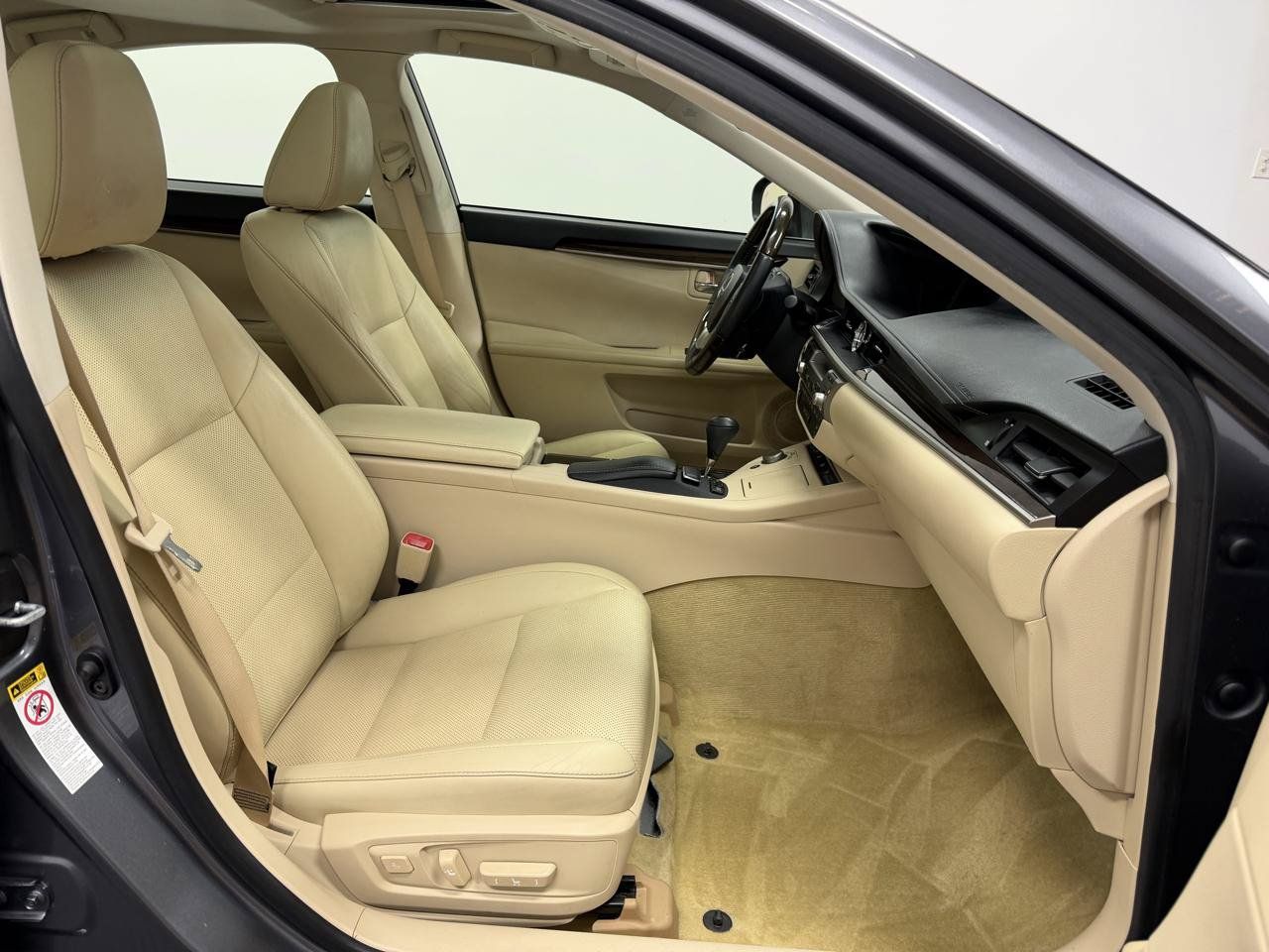 Used 2014 Lexus ES 350 w/ Luxury Package FWD image 13