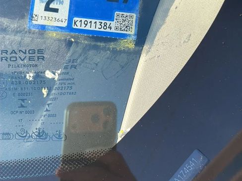 Used 2017 Land Rover Range Rover Sport HSE image 29