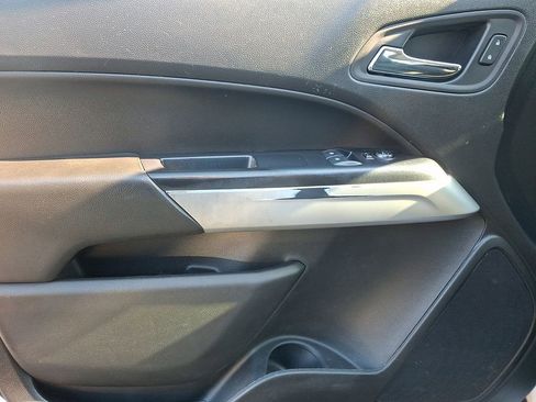 Used 2020 Chevrolet Colorado LT w/ Safety Package image 12