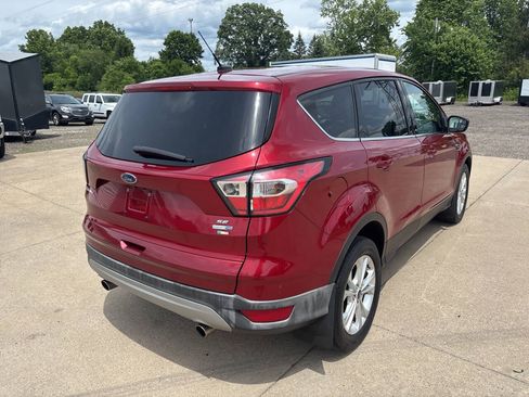 Used 2017 Ford Escape SE w/ SE Cold Weather Package AWD/4WD image 4