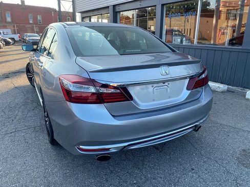 Used 2017 Honda Accord LX image 11
