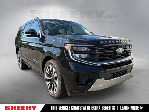 Certified 2025 Ford Expedition Platinum w/ Driver's Package AWD/4WD image 1