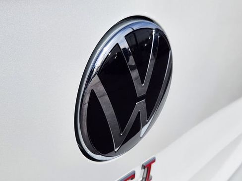 New 2026 Volkswagen Golf SE FWD image 10