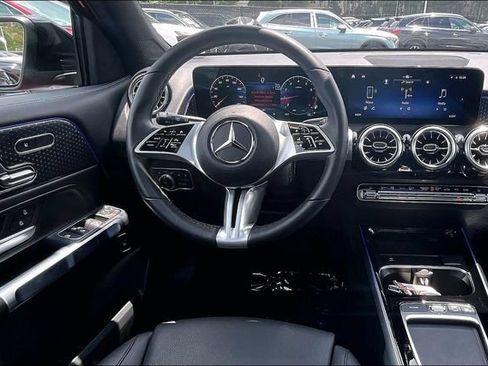 Used 2026 Mercedes-Benz GLB 250 4MATIC image 4