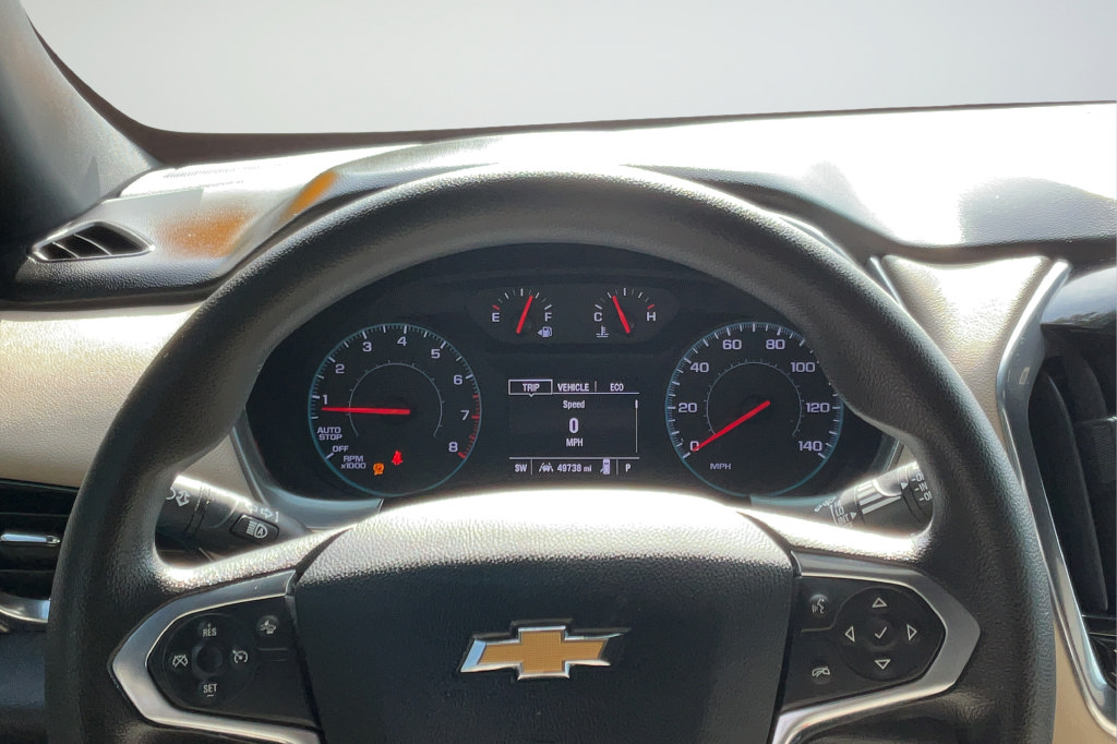 Used 2023 Chevrolet Traverse LS FWD image 13
