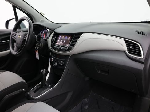 Used 2020 Chevrolet Trax LS w/ Tint and Cruise Package FWD image 32