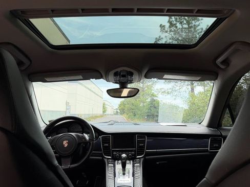 Used 2011 Porsche Panamera image 36