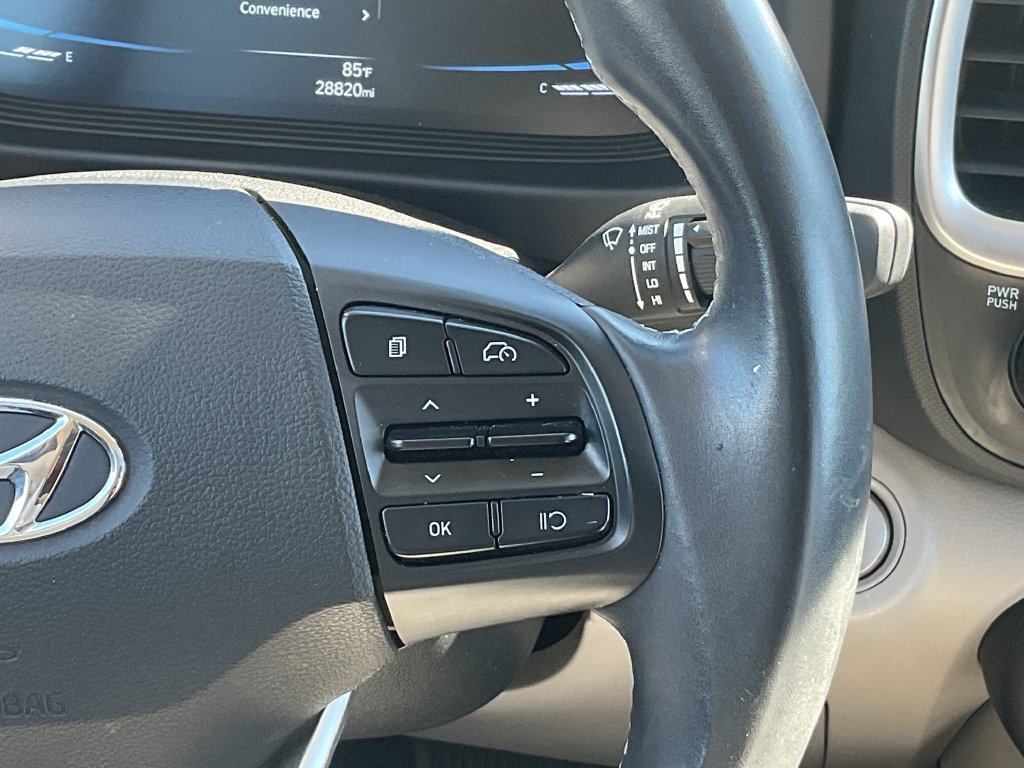 Used 2025 Hyundai Venue SEL FWD image 22