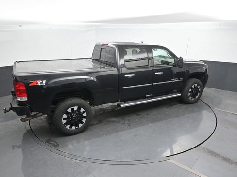 Used 2011 GMC Sierra 2500 Denali w/ Suspension Package, Off-Road AWD/4WD image 27