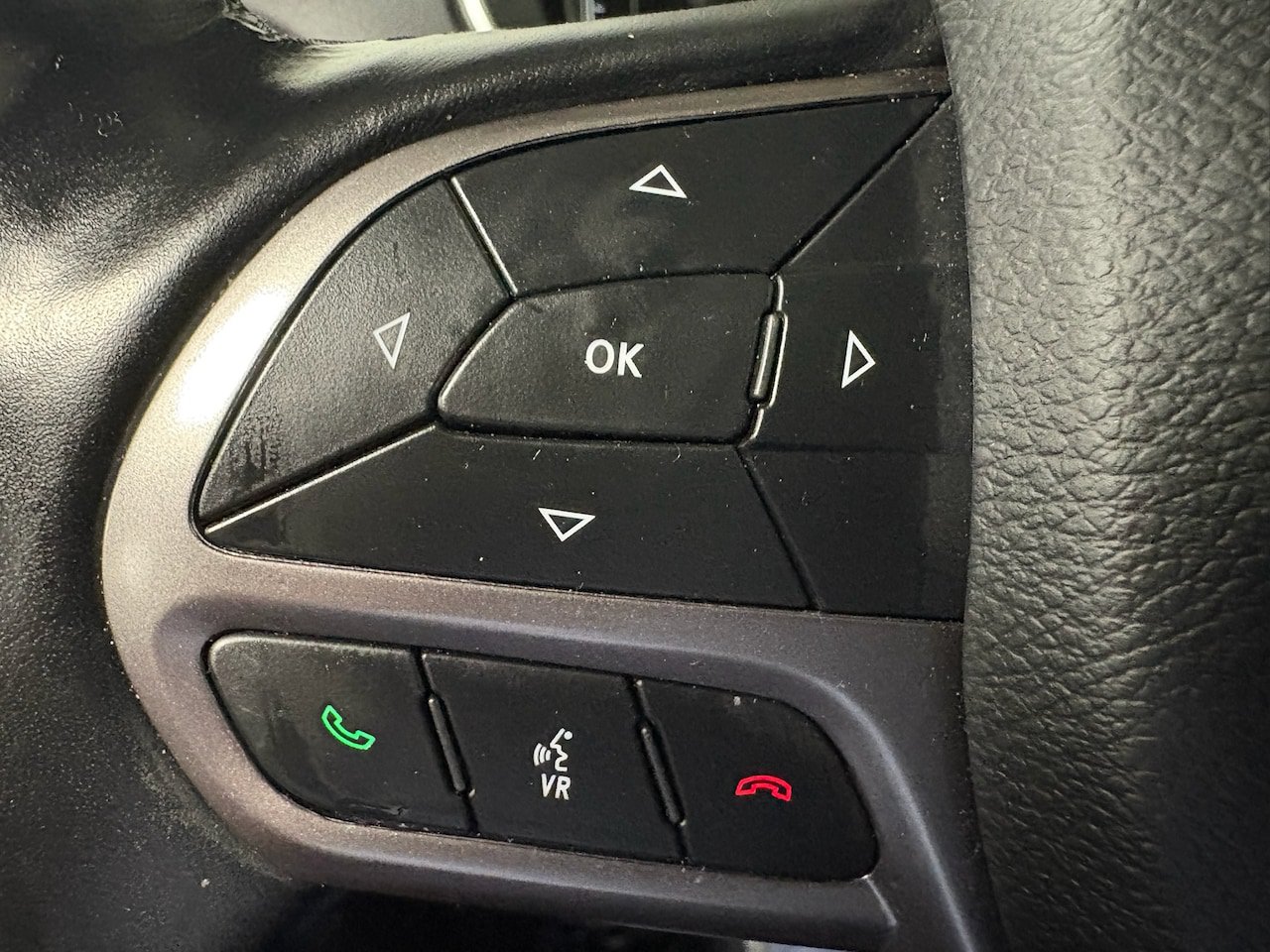 Used 2021 Jeep Cherokee Limited AWD/4WD image 18