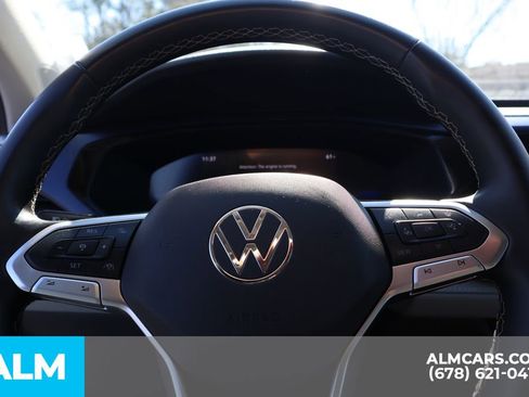 Used 2024 Volkswagen Taos SE image 28