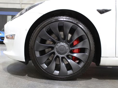 Used 2020 Tesla Model 3 Performance image 9
