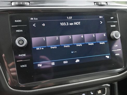 Used 2019 Volkswagen Tiguan SE w/ Panoramic Sunroof Package AWD/4WD image 17