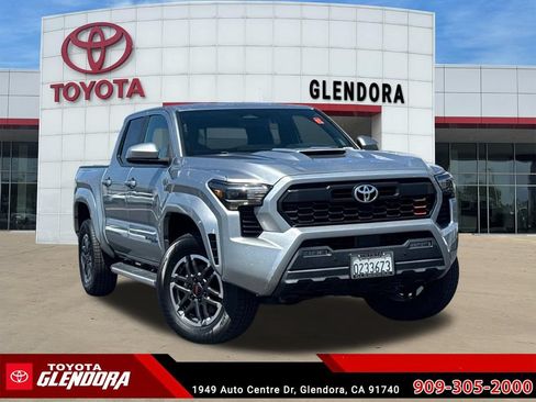 Certified 2024 Toyota Tacoma TRD Sport w/ TRD Sport Upgrade Package AWD/4WD image 2