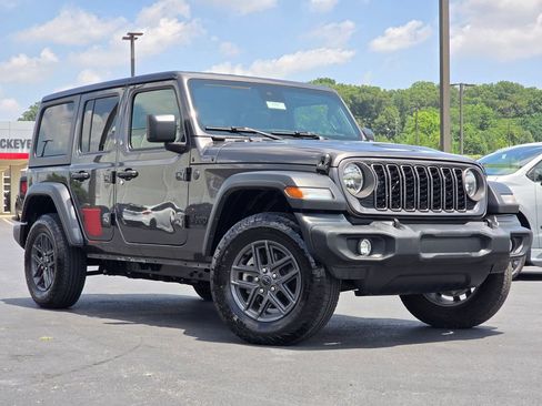 Used 2024 Jeep Wrangler Unlimited Sport AWD/4WD image 2