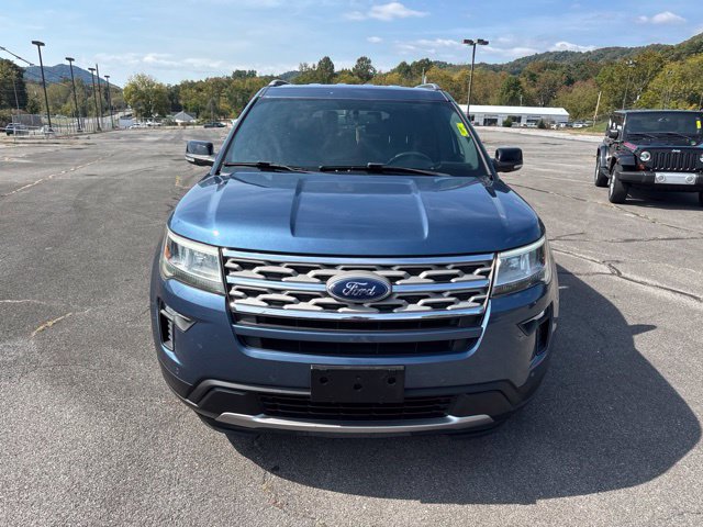 Used 2018 Ford Explorer XLT w/ Equipment Group 202A FWD image 3