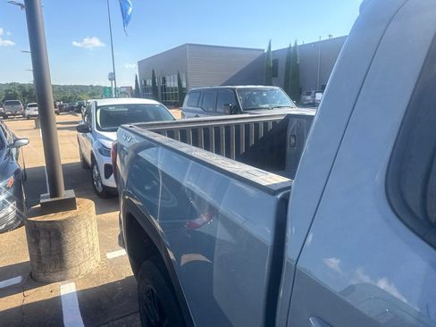 Used 2024 GMC Sierra 1500 Elevation AWD/4WD image 5