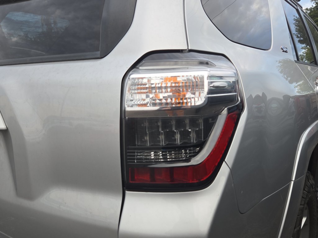 Used 2015 Toyota 4Runner SR5 AWD/4WD image 8