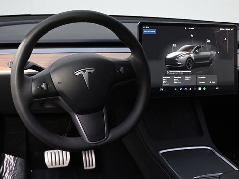 Used 2023 Tesla Model Y Performance image 12