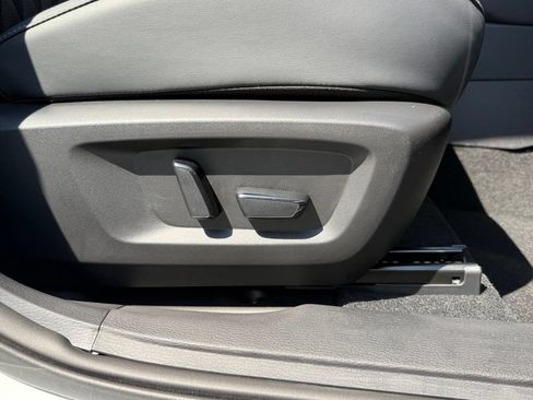 New 2026 Mitsubishi Outlander SEL Black Edition FWD image 17