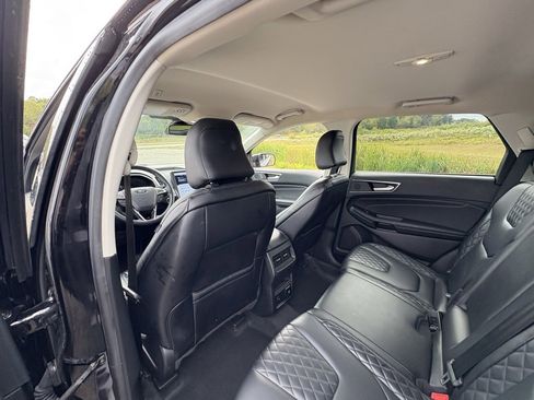 Used 2024 Ford Edge Titanium image 24