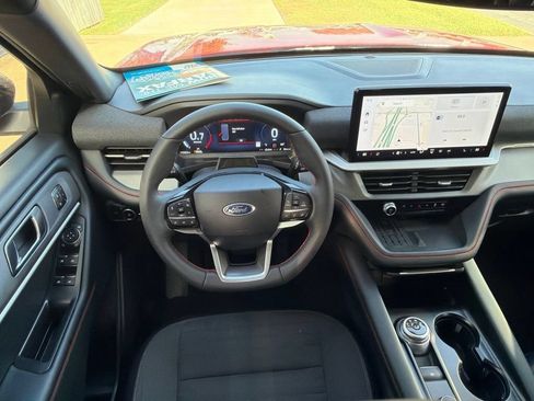 Used 2025 Ford Explorer ST-Line w/ Premium Package RWD image 21