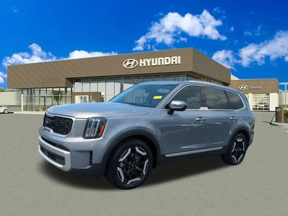 Used 2024 Kia Telluride EX w/ EX Captain's Chair Package