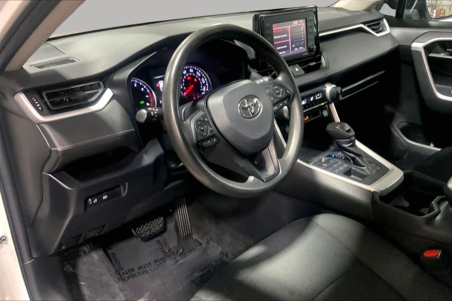 Used 2020 Toyota RAV4 LE w/ All Weather Liner Package AWD/4WD image 17