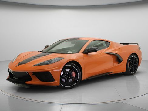 Used 2022 Chevrolet Corvette Stingray Premium Cpe w/ Z51 Performance Package RWD image 3