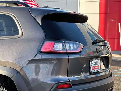 Used 2022 Jeep Cherokee Latitude w/ Trailer Tow Group image 9