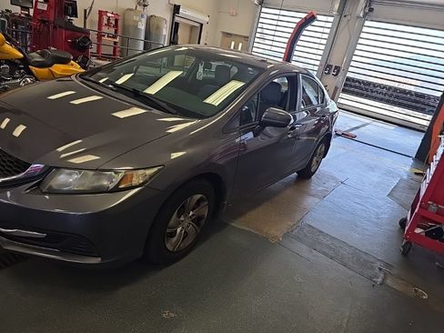 Used 2014 Honda Civic LX image 2