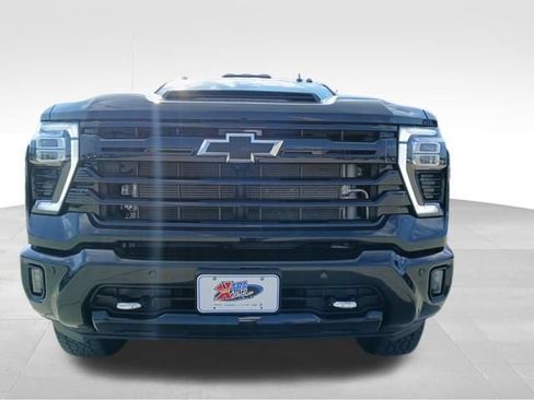 Certified 2025 Chevrolet Silverado 2500 High Country w/ High Country Premium Package AWD/4WD image 8