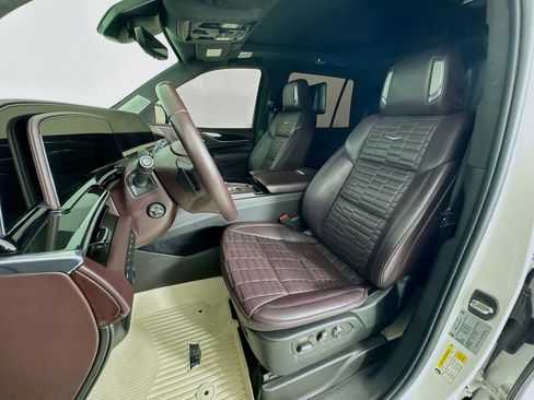 Used 2022 Cadillac Escalade Sport Platinum w/ Heavy-Duty Trailer Package AWD/4WD image 20