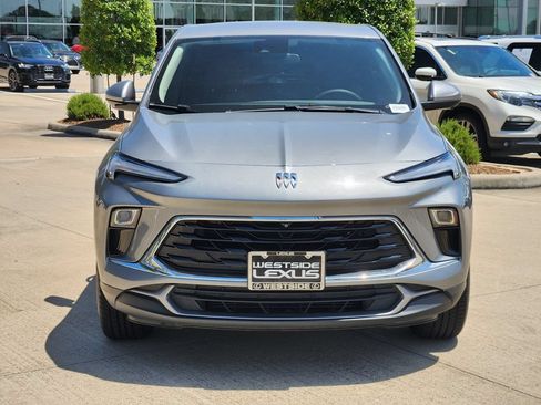 Used 2024 Buick Encore GX Preferred w/ Advanced Technology Package FWD image 2