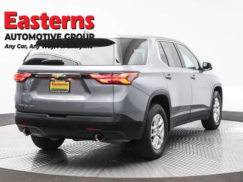 Used 2023 Chevrolet Traverse LS w/ Safety Package image 5