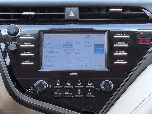 Used 2020 Toyota Camry LE FWD image 17
