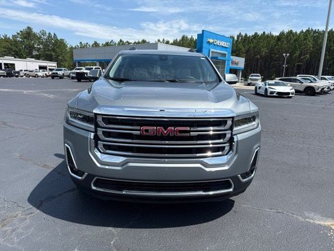 Used 2023 GMC Acadia SLT w/ Preferred Package FWD image 8
