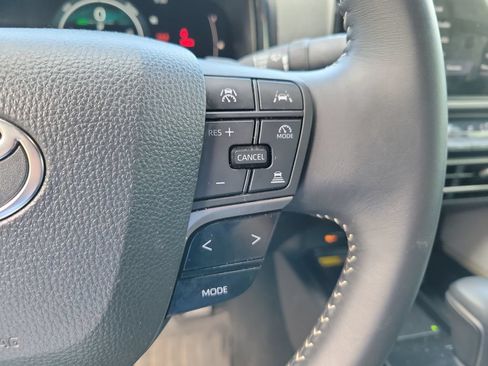 Used 2025 Toyota Camry SE w/ Convenience Package FWD image 23