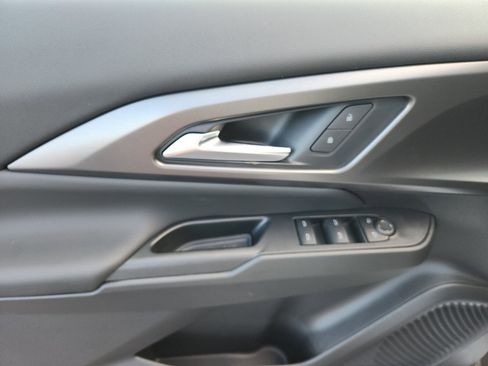 New 2026 Chevrolet Equinox EV LT image 10