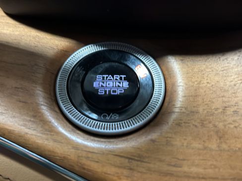 Certified 2024 Jeep Grand Cherokee L Summit AWD/4WD image 22
