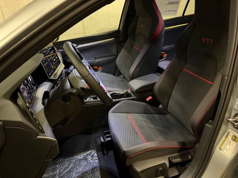 New 2026 Volkswagen GTI SE FWD image 11
