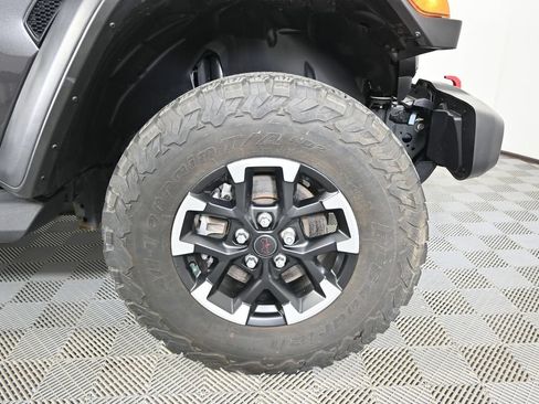 Used 2024 Jeep Wrangler Unlimited Rubicon w/ Dual Top Group AWD/4WD image 13