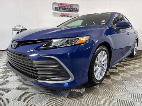 Used 2024 Toyota Camry LE FWD image 7