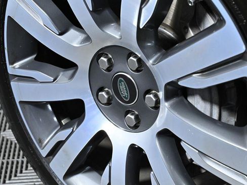 Used 2019 Land Rover Discovery HSE image 37