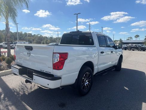 Used 2024 Nissan Titan SV w/ SV Convenience Package image 7